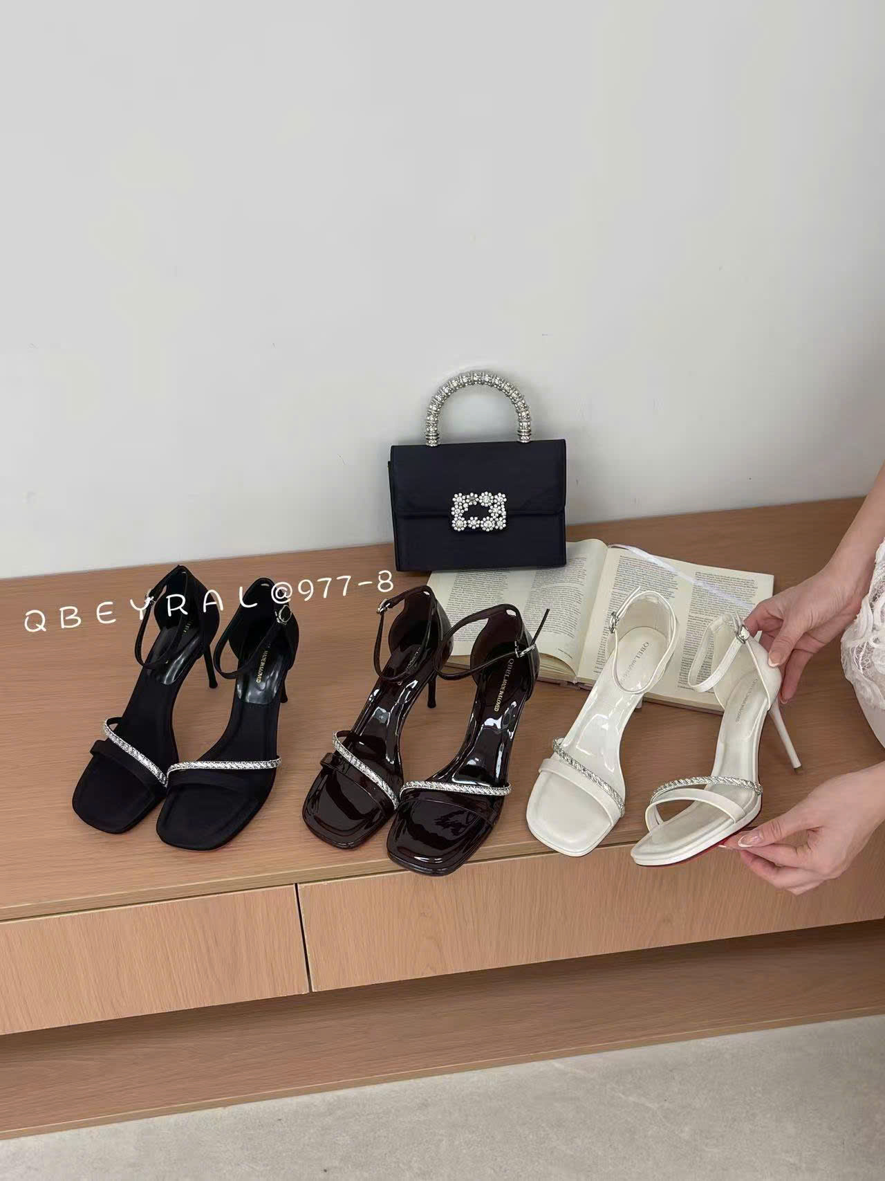Sandal nữ M977-8.NAU
