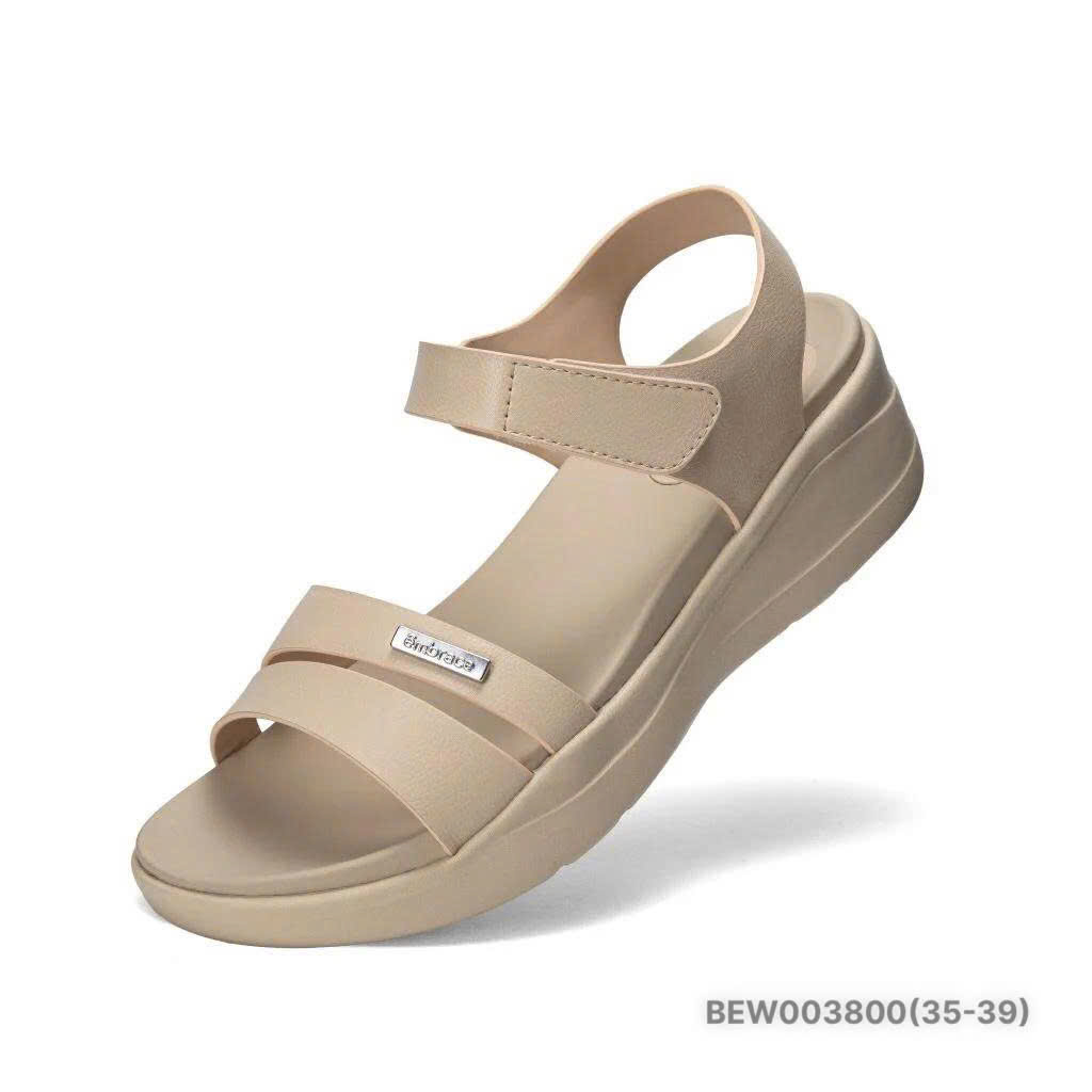 Sandal nữ Bitis BEW003800KEM