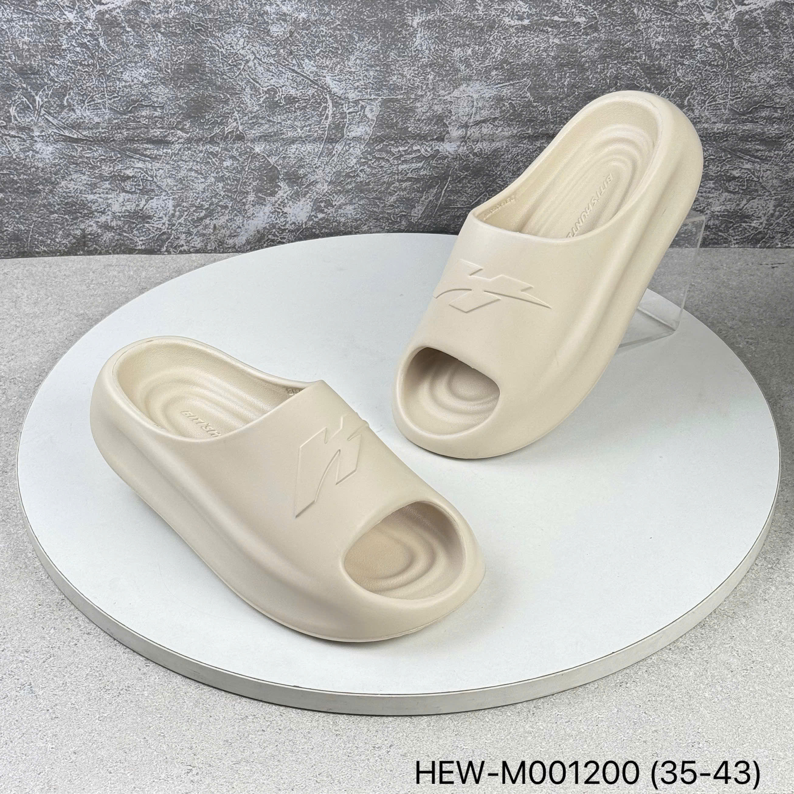 Sandal nữ Bitis HEW001200KEM