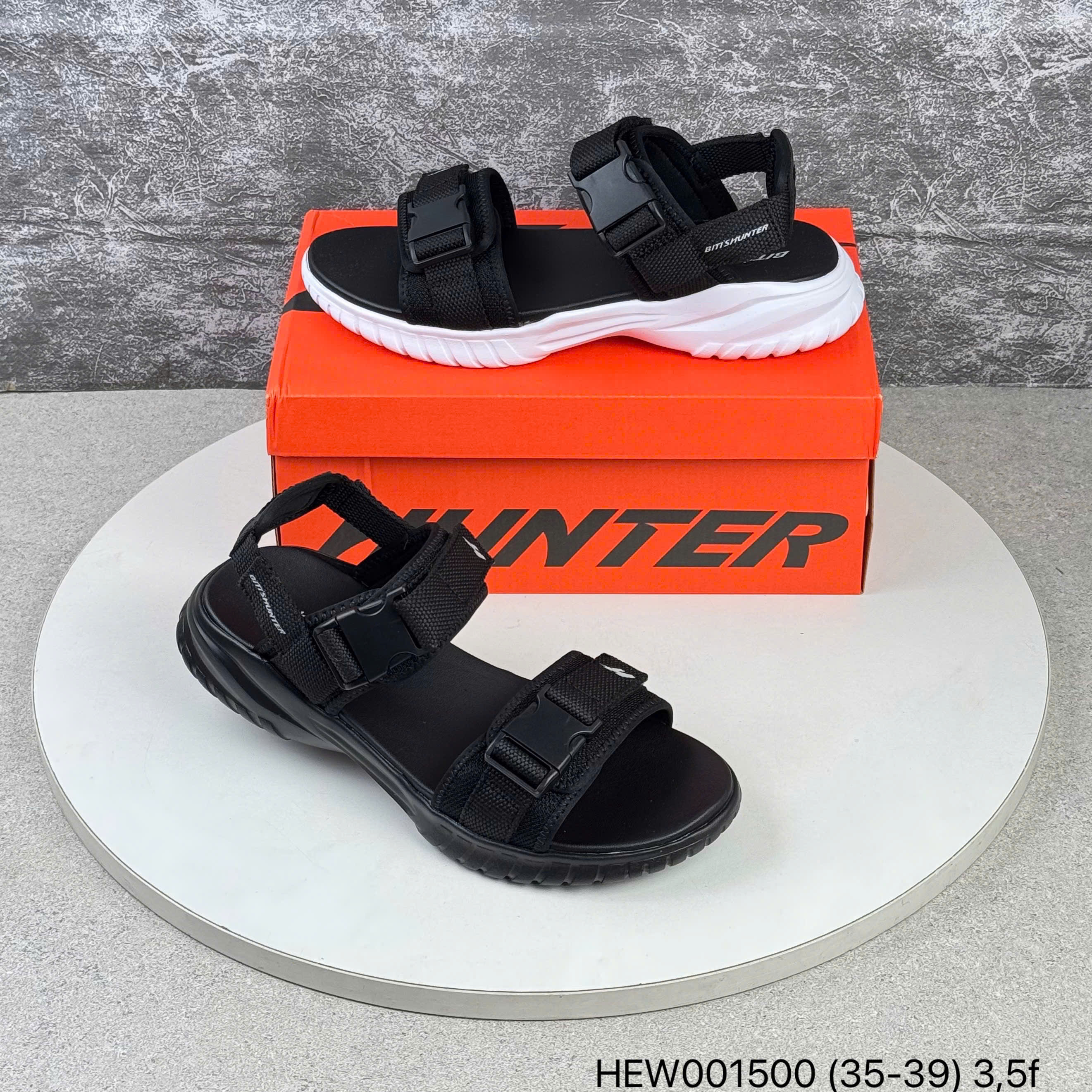 Sandal nữ Bitis HEW001500DEN