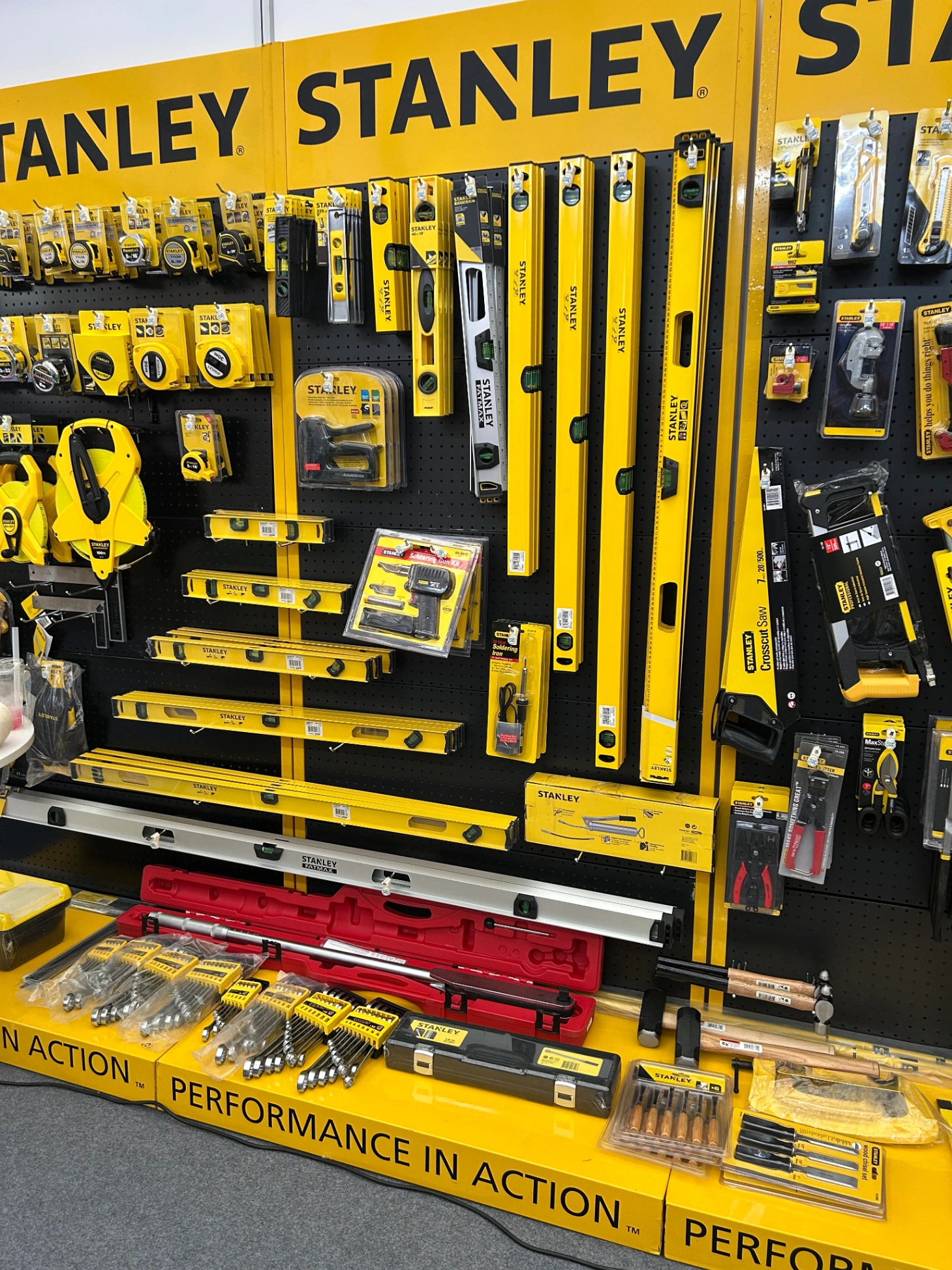 DeWalt-amp-Stanley-tai-Trien-lam-VEC-2026-Gian-hang-G41-G42-12.webp