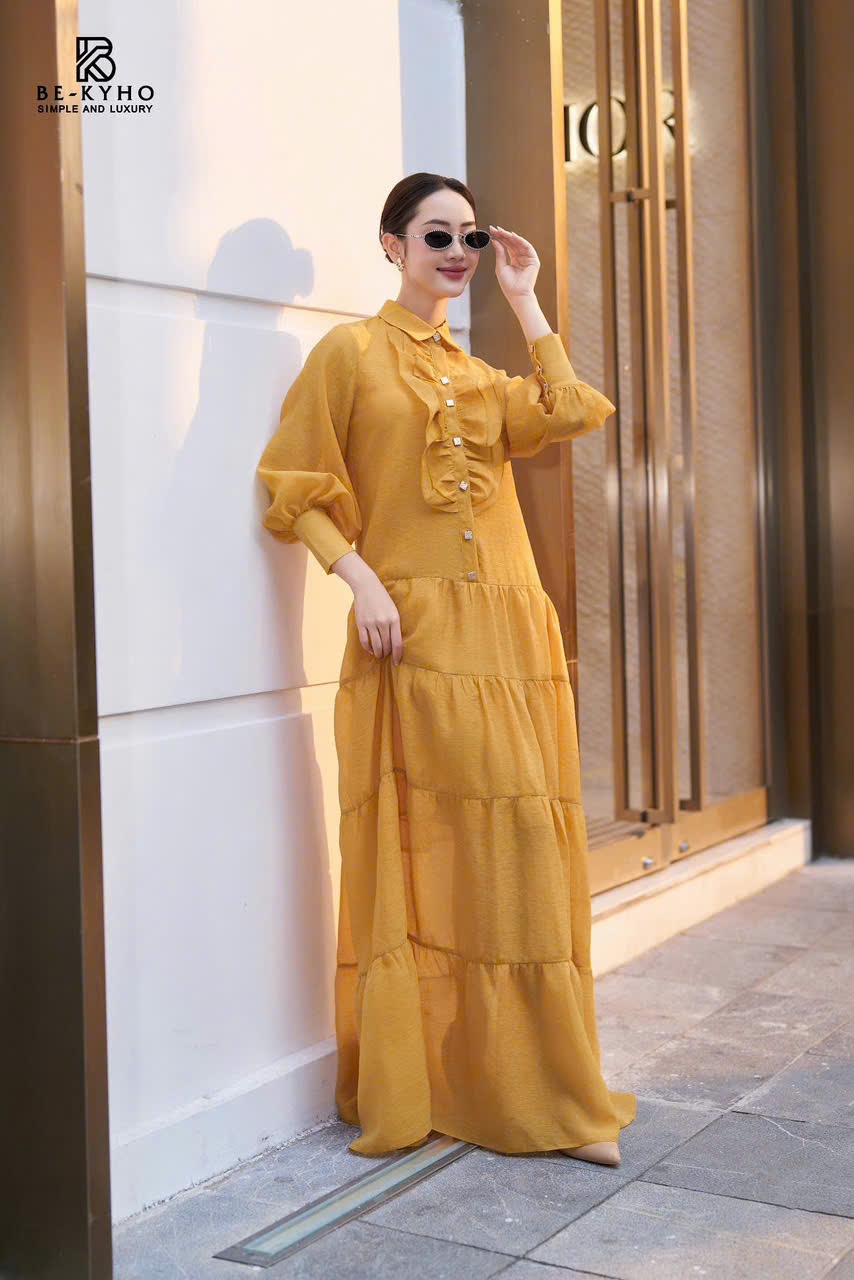 Đầm vàng cổ nhún cách điệu