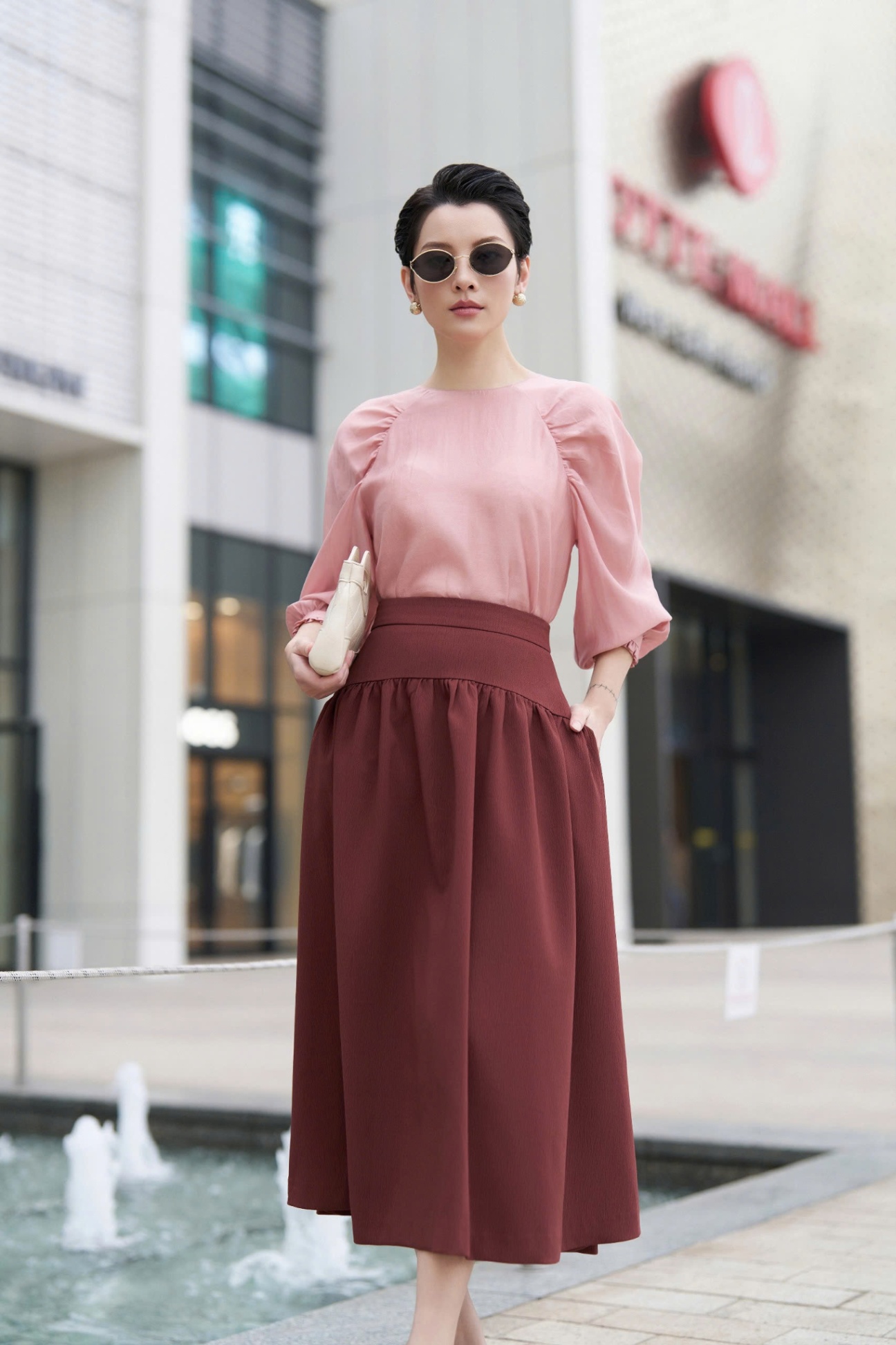 Chân váy xoè nâu đỏ