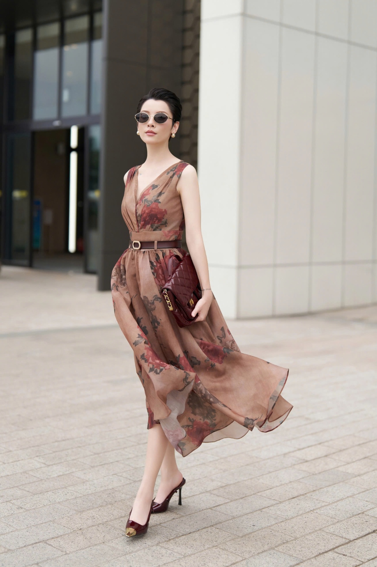 Đầm Xoè Nâu Cổ V