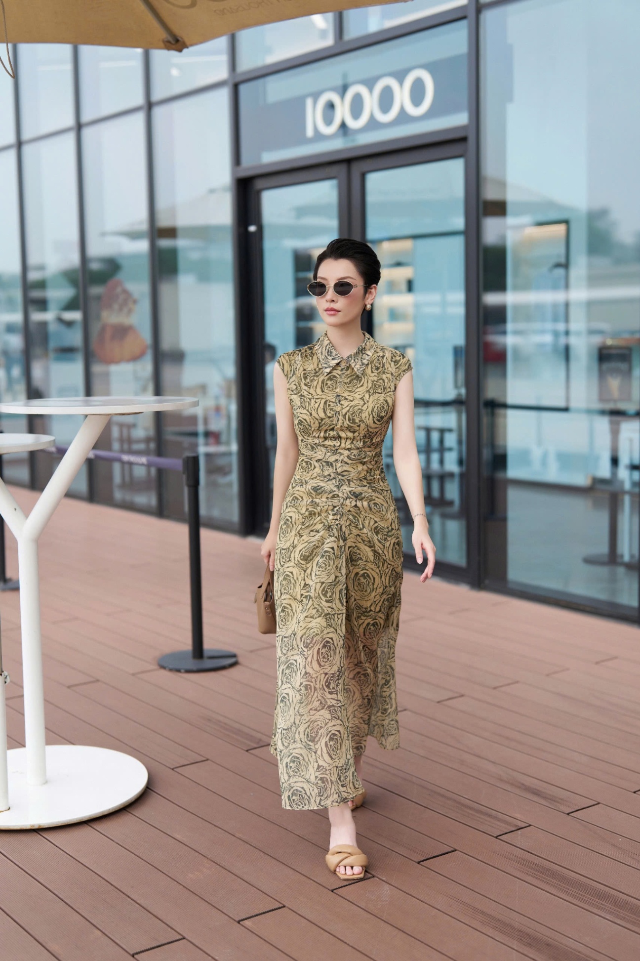 Đầm hoa hồng xanh ly eo