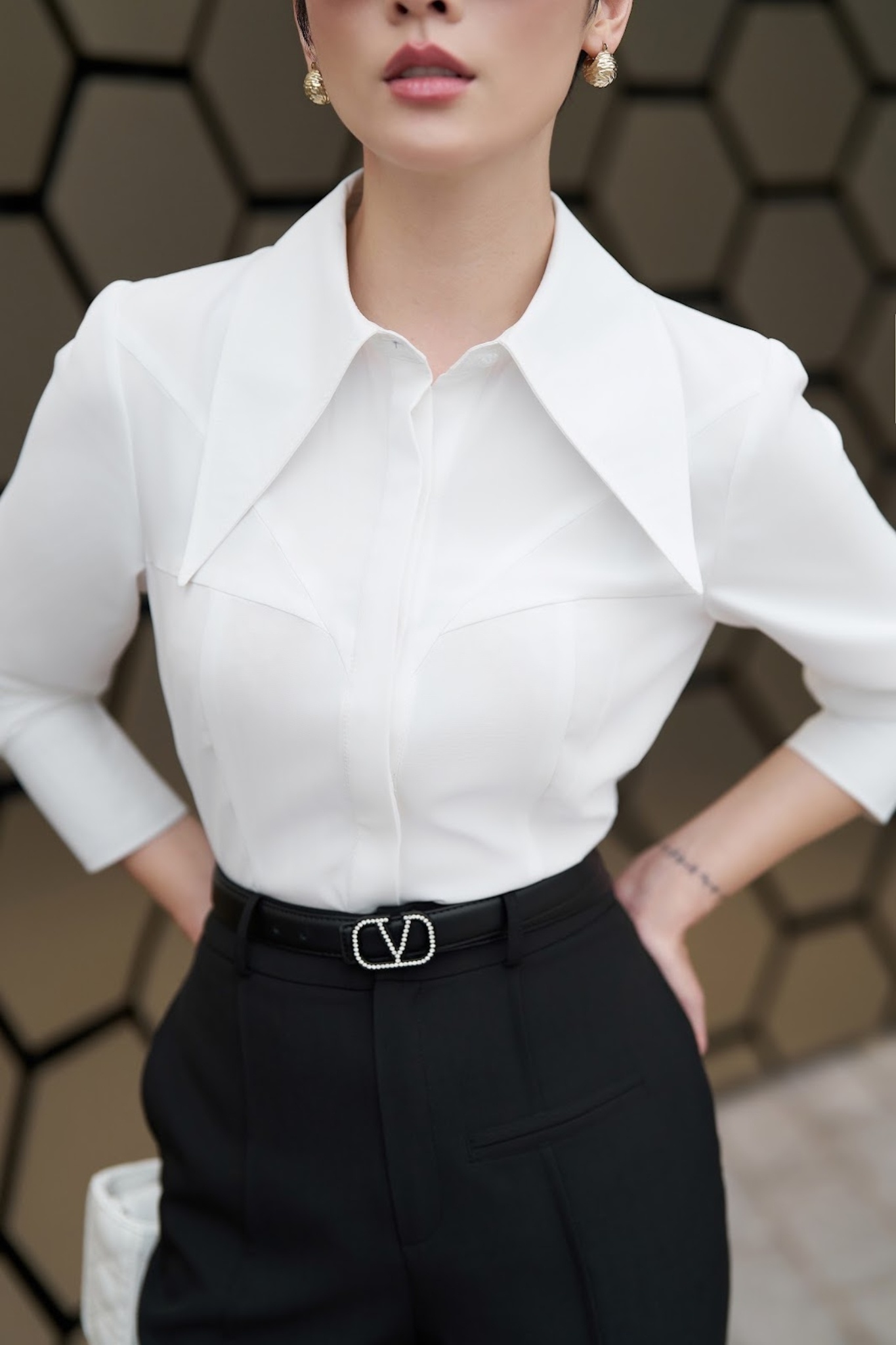 Sơ mi trắng ly ngực