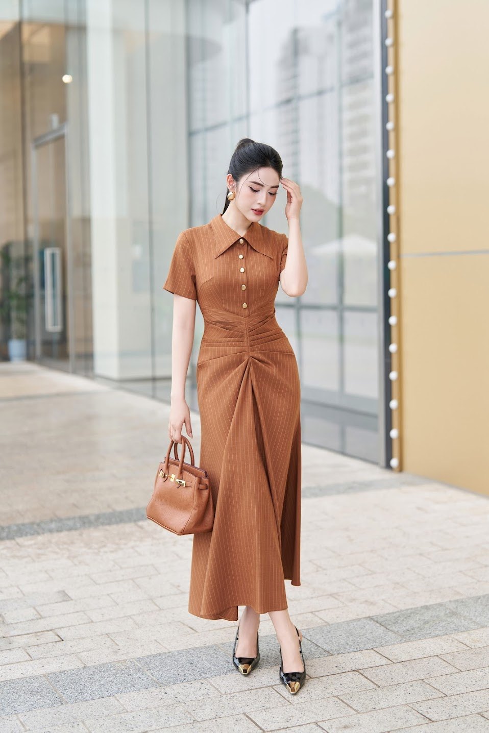 Đầm nâu cổ đức ly eo