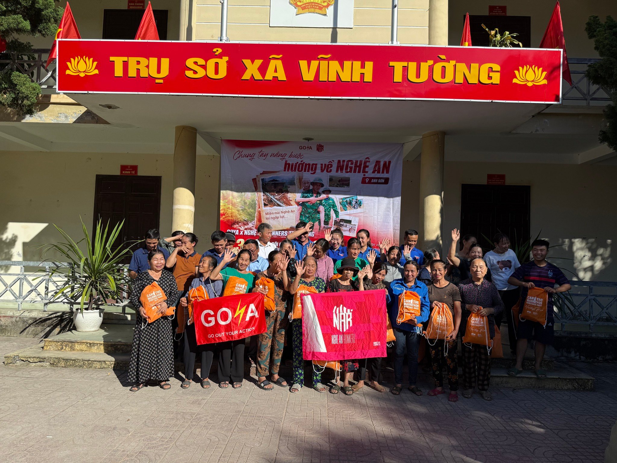 ĐỊA ĐIỂM ĐẦU TIÊN TRONG HÀNH TRÌNH “CHUNG TAY NÂNG BƯỚC - HƯỚNG VỀ NGHỆ AN