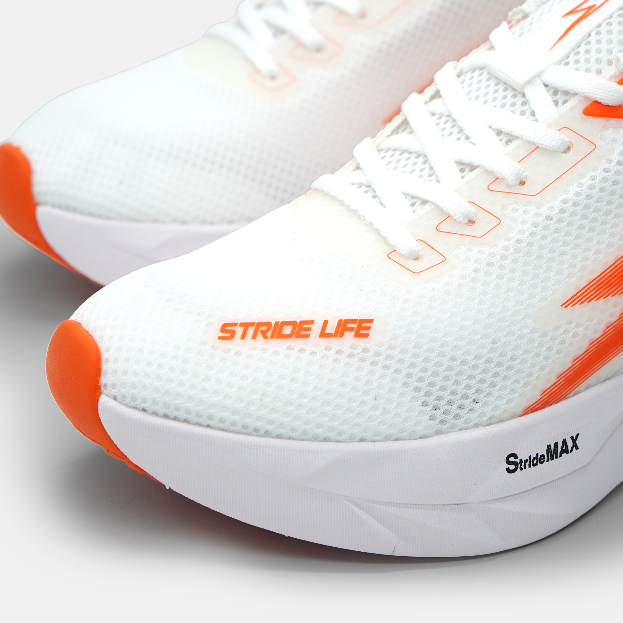 GIÀY CHẠY BỘ GOYA STRIDES 3 - TRẮNG CAM