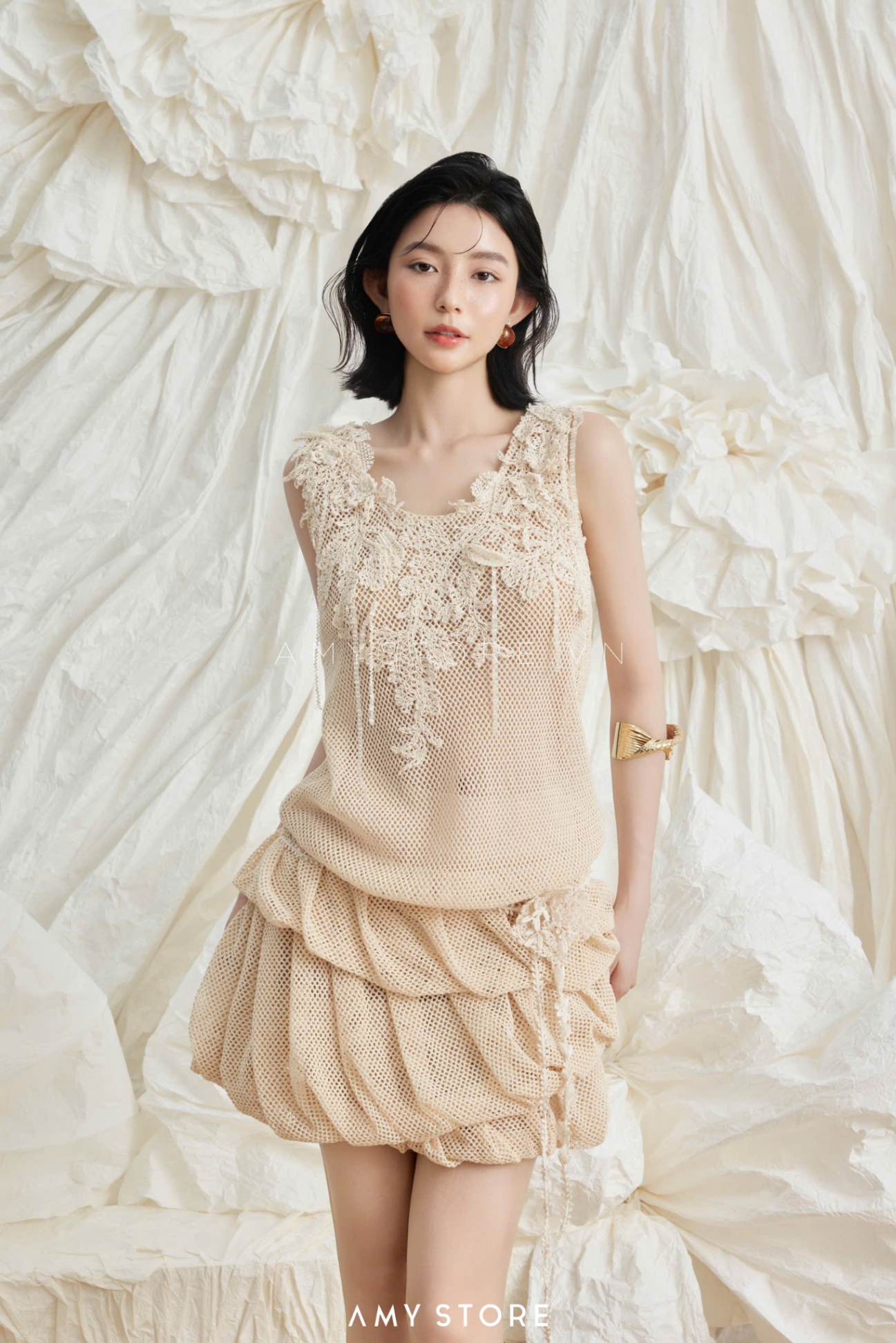Váy lưới đắp ren form bí