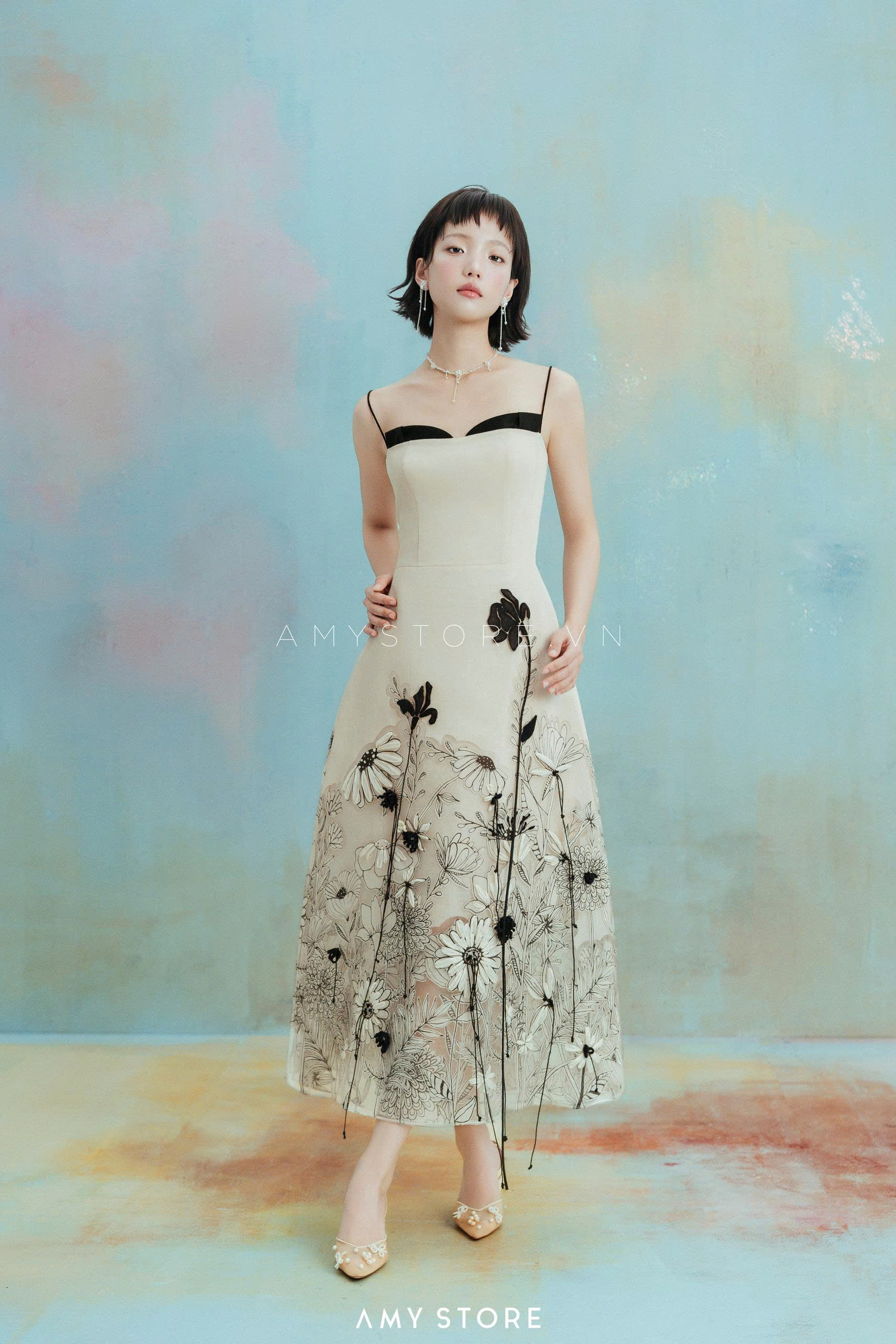 Đầm 2 dây tơ hoa đen