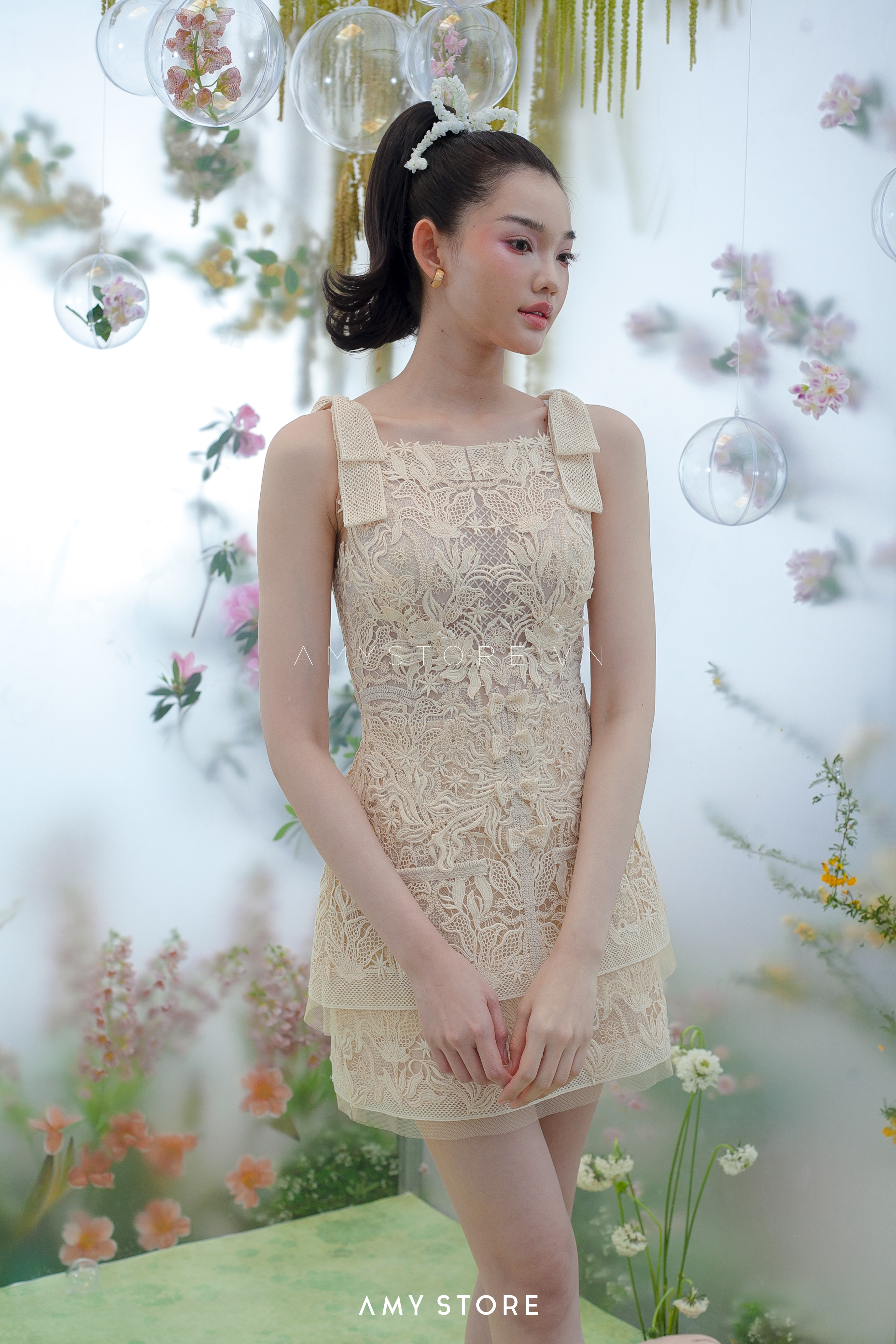 Váy ren hoa lá 2 tầng