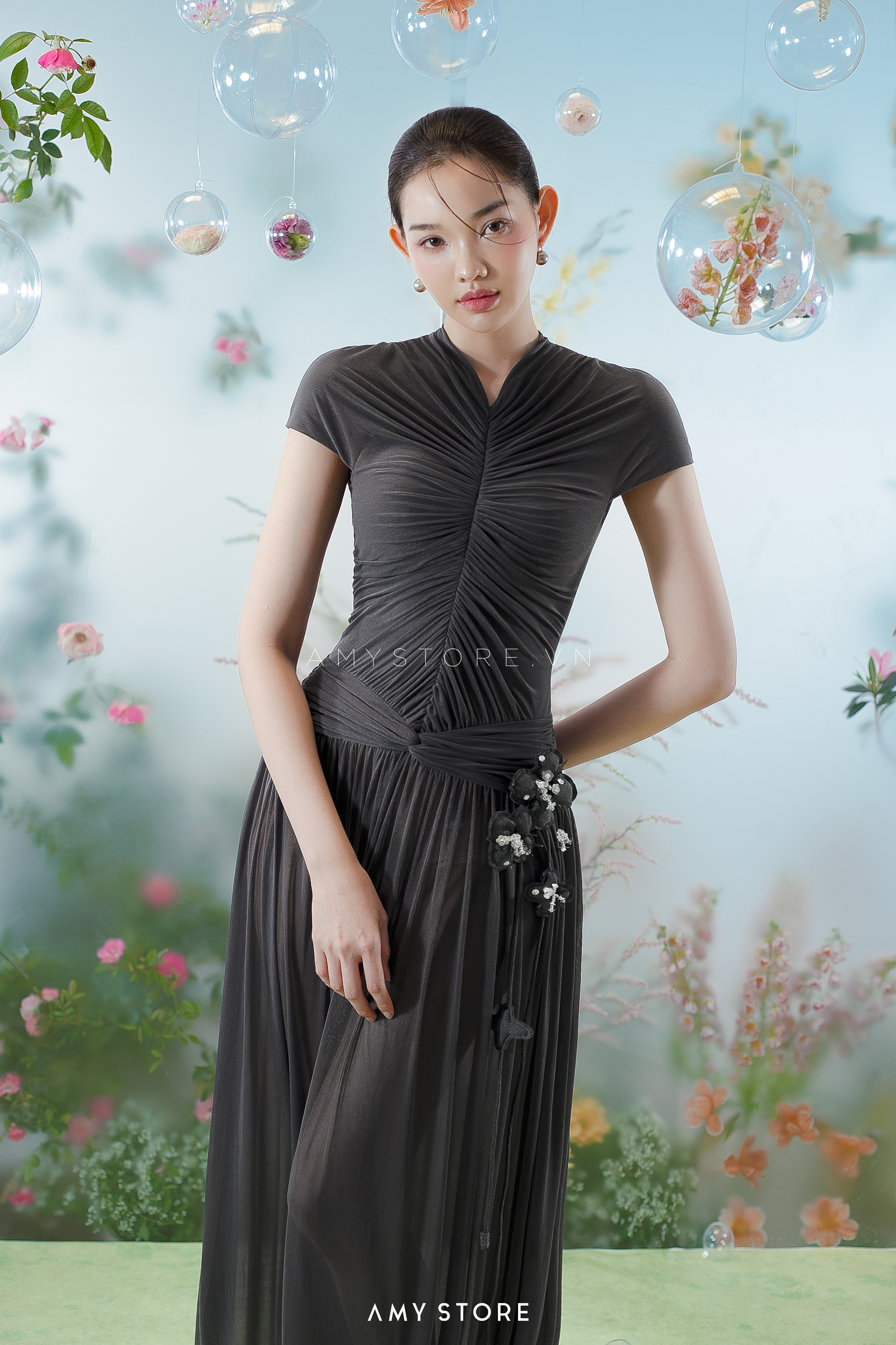 Váy rút nhún ngực xoè rủ dài