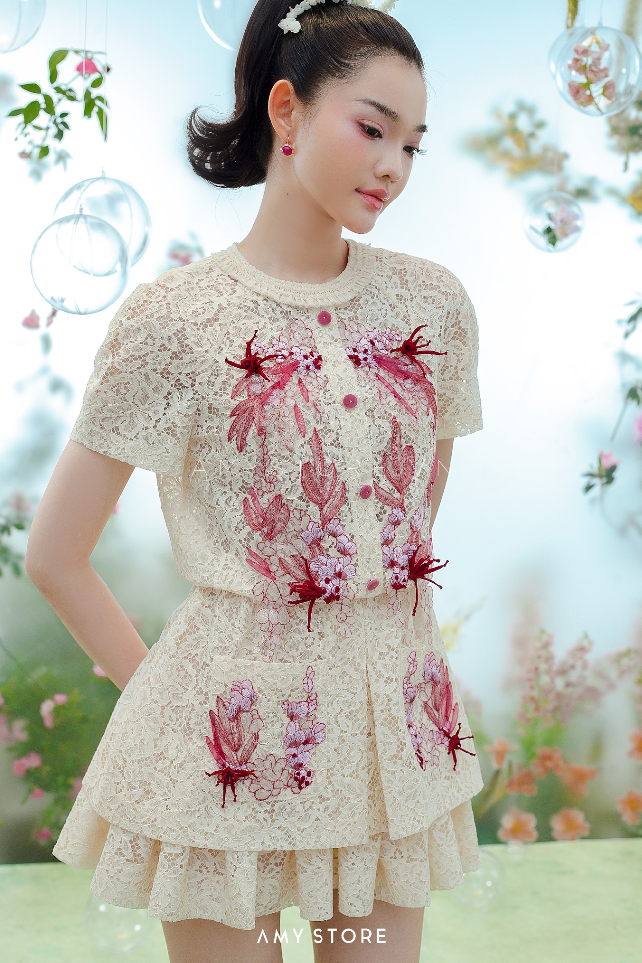 Váy ren 2 tầng xoè rủ đính hoa ống lưới