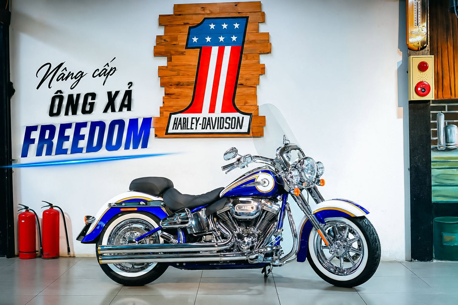Harley-Davidson CVO Deluxe nâng cấp ống xả Freedom Performance đầy uy lực