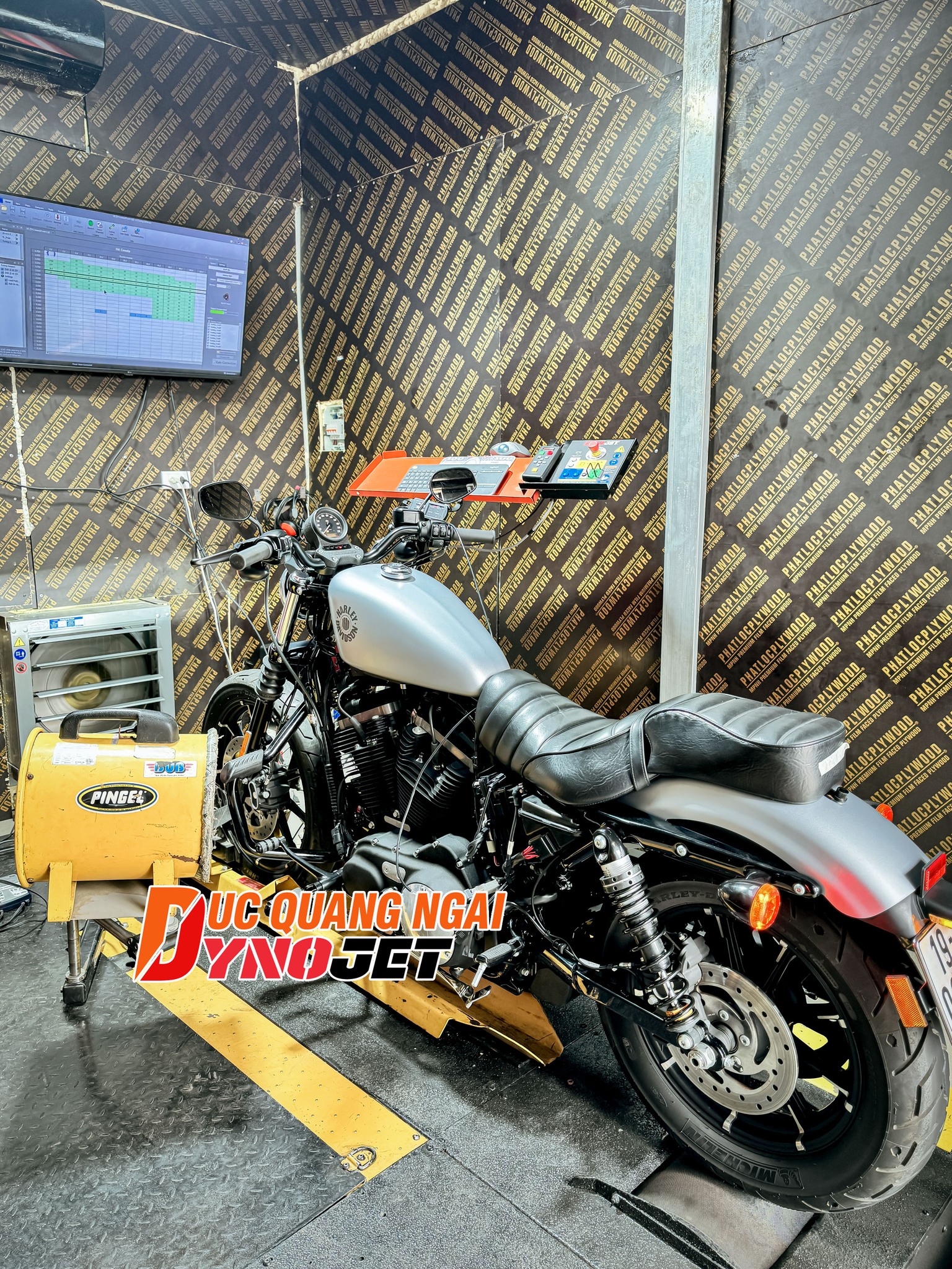 Dynojet-cho-Harley-Davidson-Iron-883-tai-Motor-Duc-Quang-Ngai-3.jpg