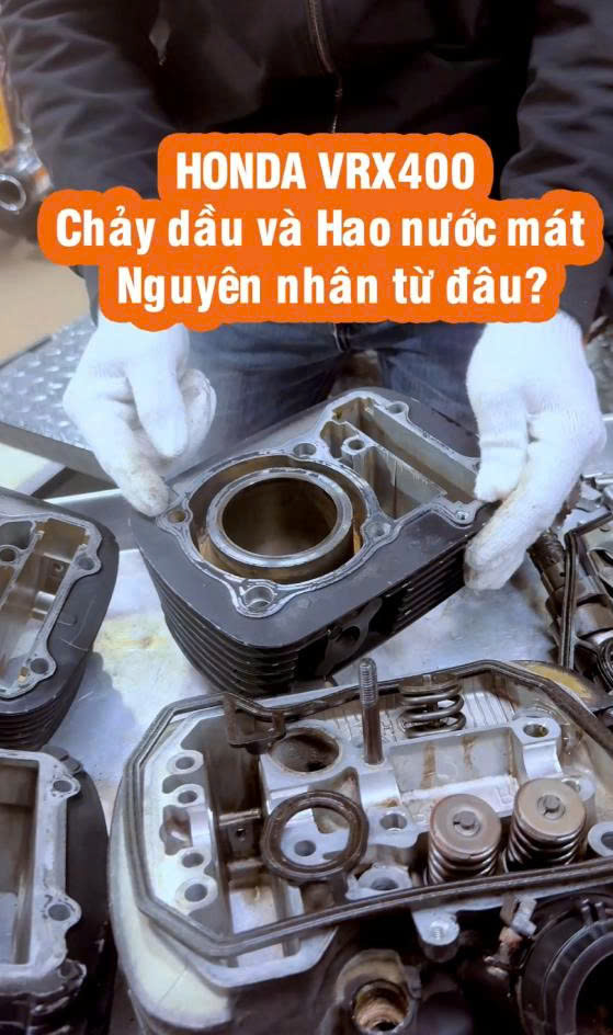 Honda-VRX400-chay-dau-va-hao-nuoc-mat-Nguyen-nhan-tu-dau--1.jpg