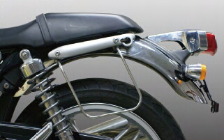 KÍP BẮT TÚI DA MÀU CHROME HIỆU KIJIMA LẮP HONDA CB1100 ( 2010 - 2016 )