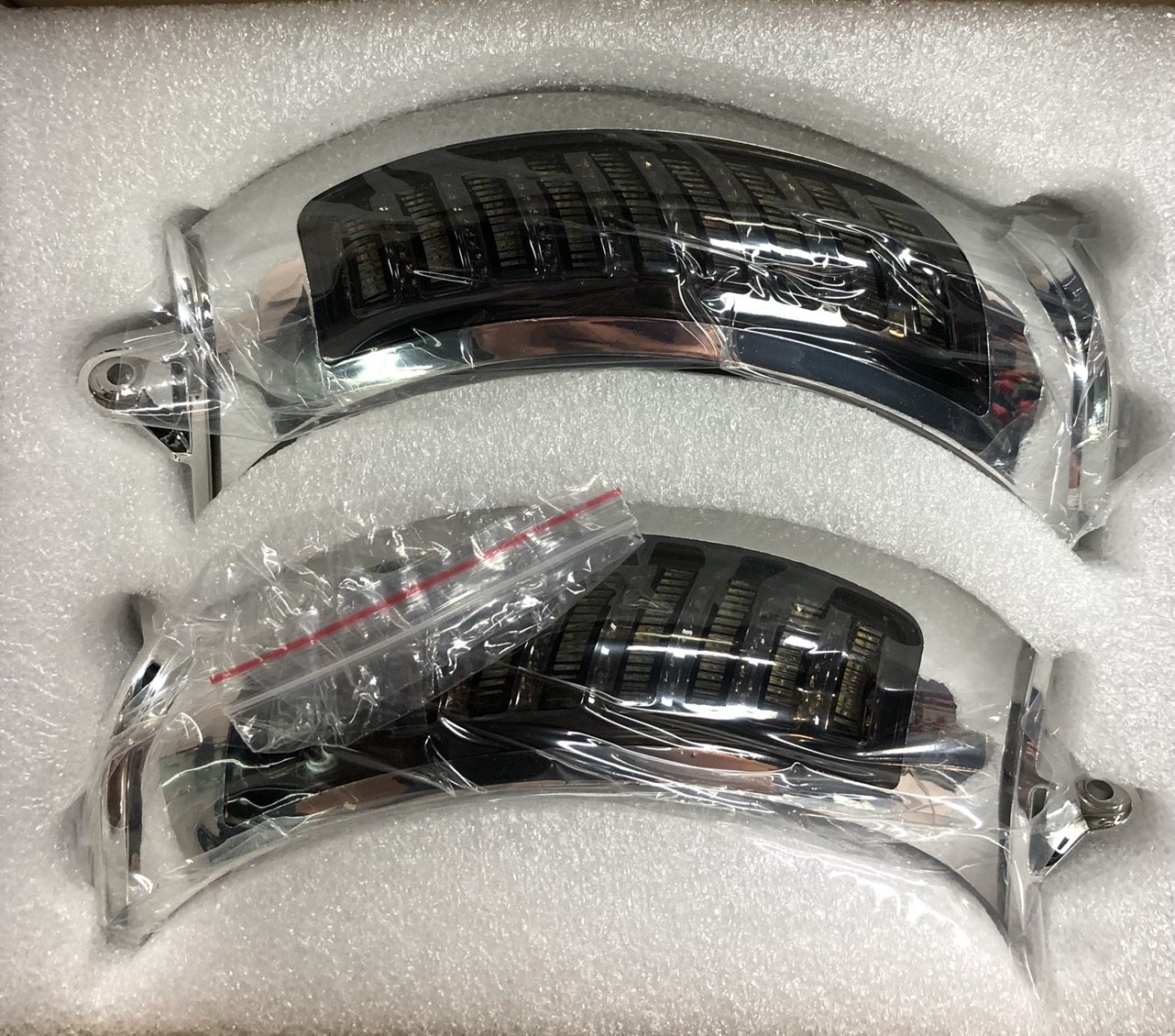 BỘ ĐÈN LED KẾT NỐI ĐÈN XI NHAN MÀU CHROME LẮP CHO ROAD GLIDE 2015 TRỞ LÊN