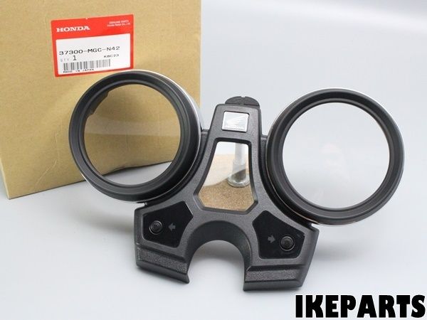 NẮP ỐP MẶT ĐỒNG HỒ TỐC ĐỘ HONDA CB1100