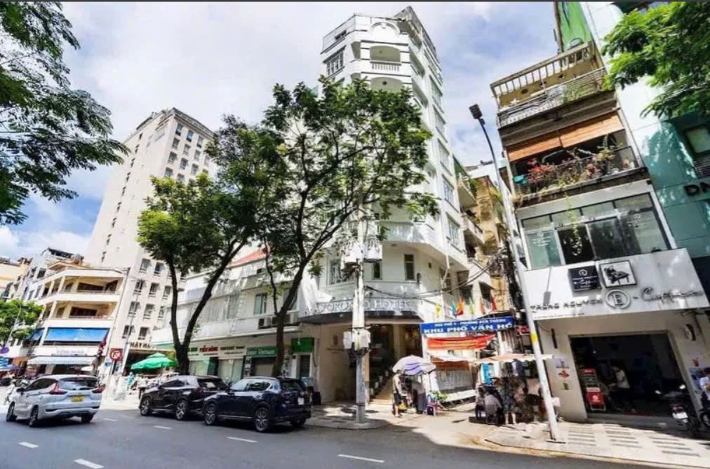 Bán khách sạn Lê Thánh & 28 Trương Định, Quận 1, Hồ Chí Minh