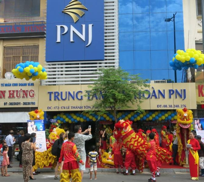 Bán Gấp Nhà Mặt Tiền Võ Văn Tần, Quận 3 – DT 14x30m, Hầm + 5 Lầu – Giá 245 Tỷ TL