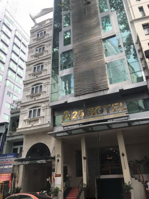 Cần bán gấp khách sạn 2 sao mặt tiền Lê Thánh Tôn, Quận 1 – DT: 4,2x22m, 10 tầng, đối diện chợ Bến Thành, giá chỉ 86 tỷ