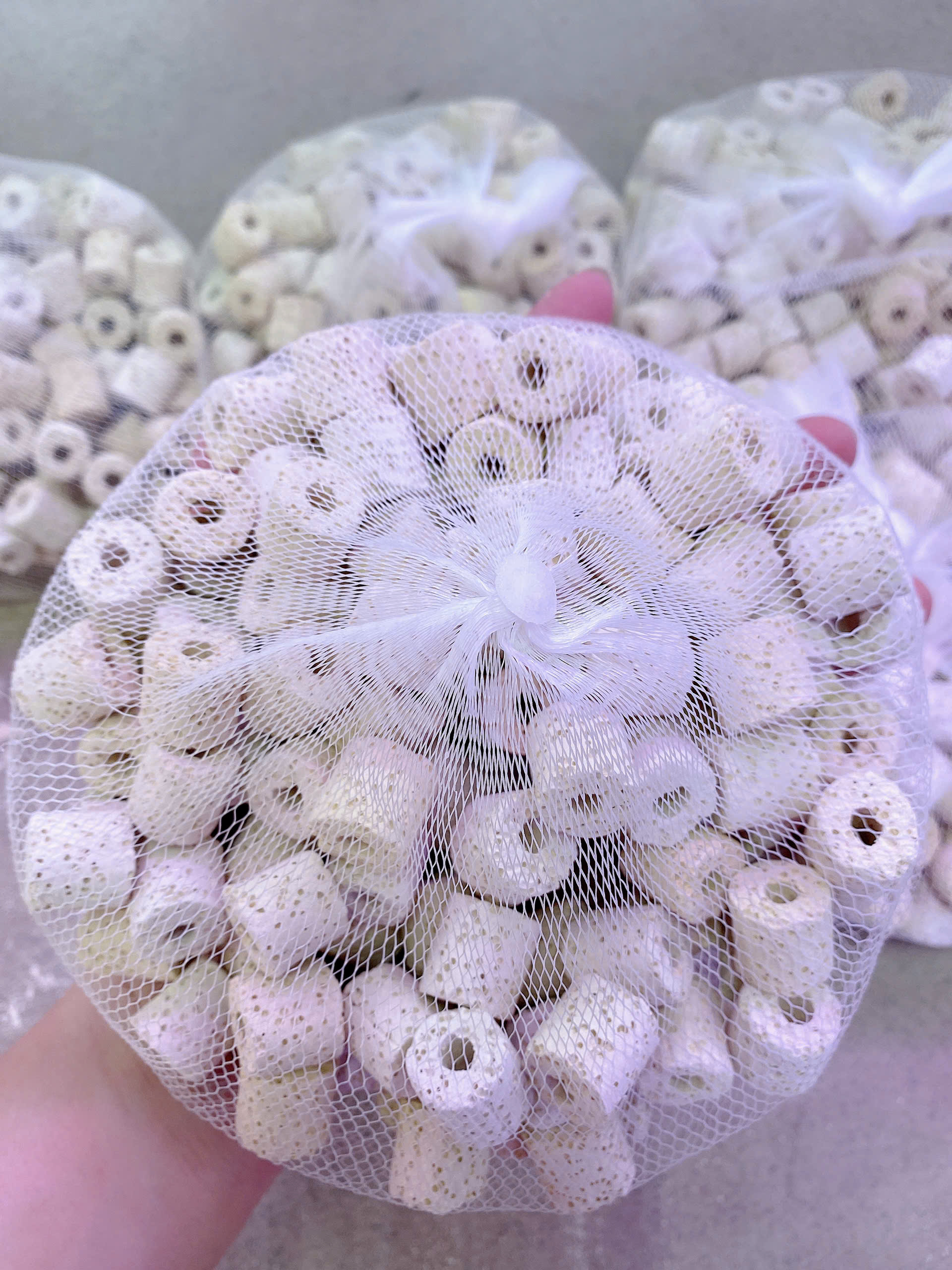 Sứ Lọc Bể Cá Loại Nhẫn Trắng Túi 500g Vật Liệu Lọc Hồ Cá