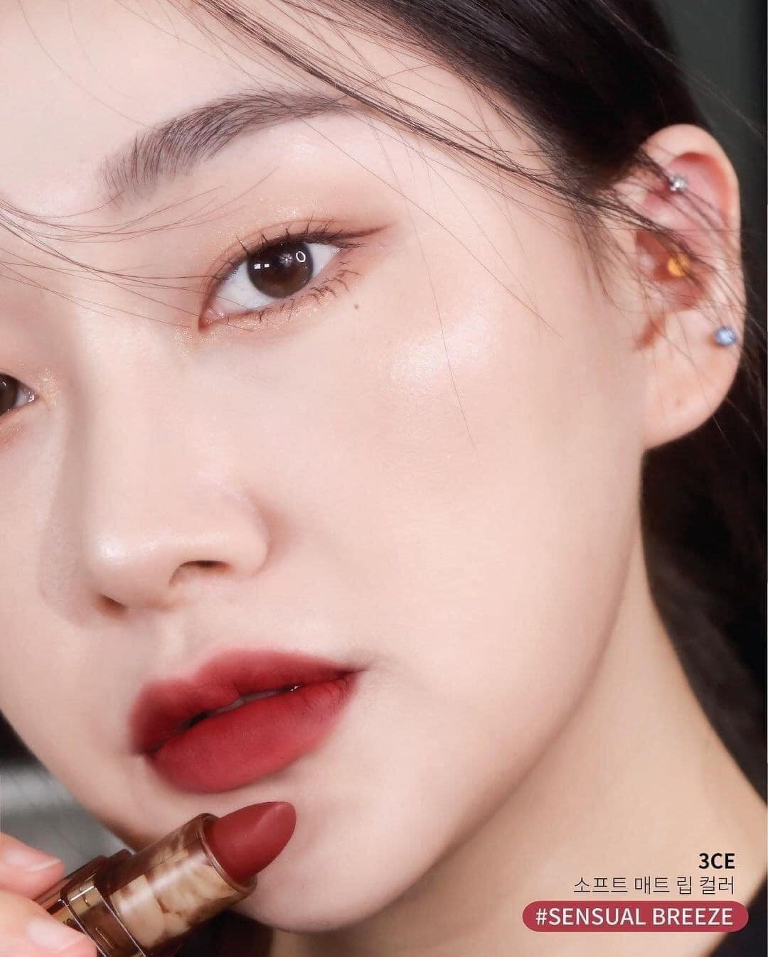 Son 3CE Soft Matte Lipstick - Version Deep Under More Deep 3.5g lên màu chuẩn chỉ với một lần chạm