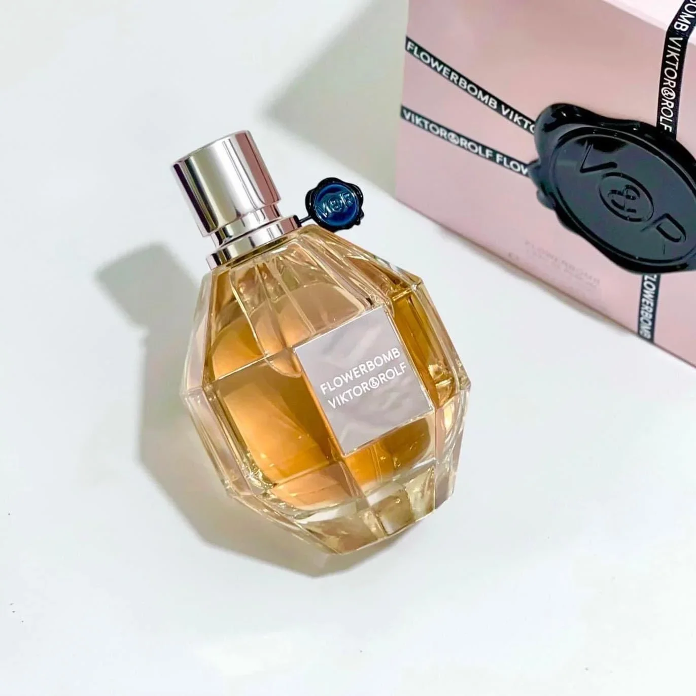 Chiết 10ml nước hoa Viktor & Rolf Flowerbomb EDP (Màu vàng thấp)