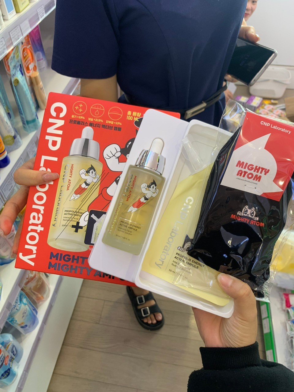 Tinh chất keo ong CNP Laboratory Propolis Energy Active Ampule 35ml dưỡng ẩm và phục hồi da