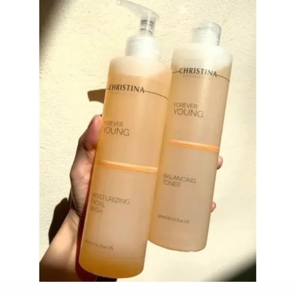 Sữa rửa mặt chống lão hoá Christina Forever Young Moisturizing Facial Wash 300ml