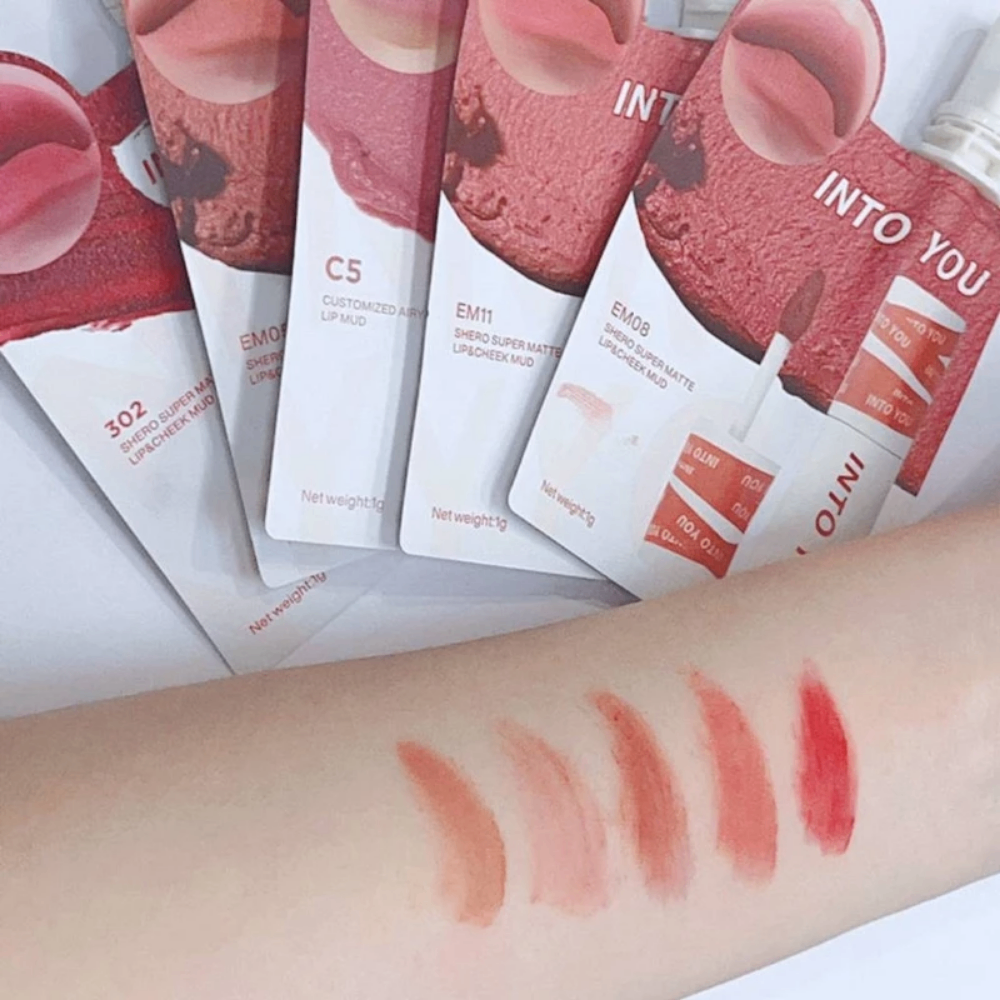 Son kem lì Into You Shero Super Matte Lip & Cheek Mud dạng túi 1g mịn như nhung, dễ thoa