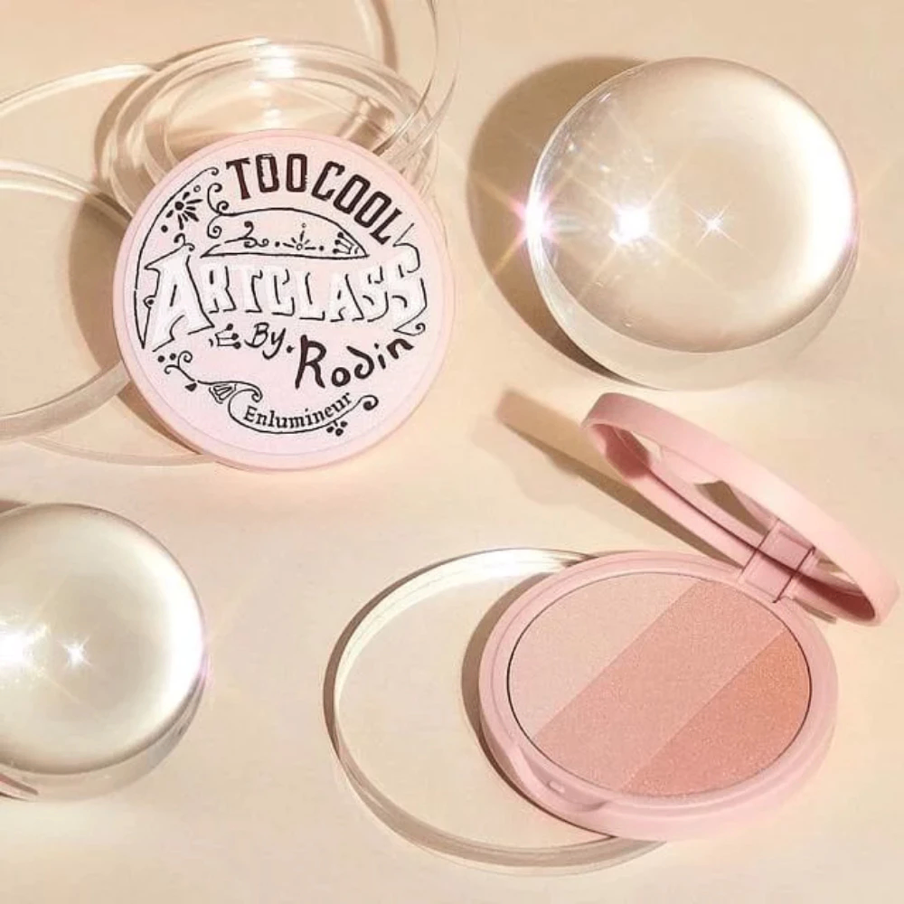 Phấn bắt sáng Too Cool For School Artclass By Rodin Highlighter 11g kết cấu mềm mịn bắt sáng thêm tươi tắn