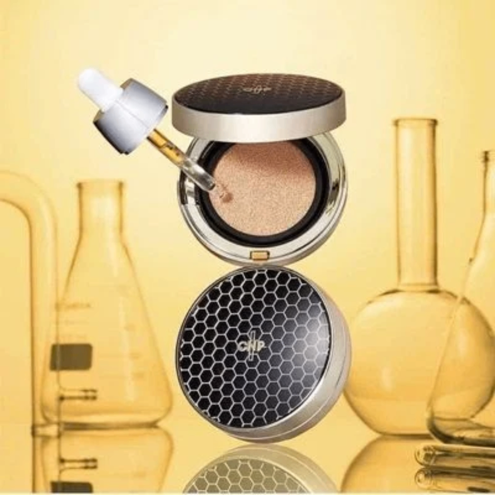 Phấn nước CNP Laboratory Propolis Ampule In Cushion SPF50+ PA+++ 15g (kèm lõi) che phủ hoàn hảo lớp nền tự nhiên