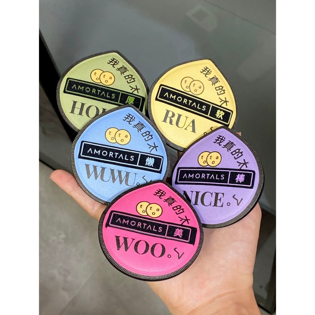 Hộp mút trang điểm AMORTALS size XL giúp lớp nền mỏng nhẹ mịn màng tự nhiên