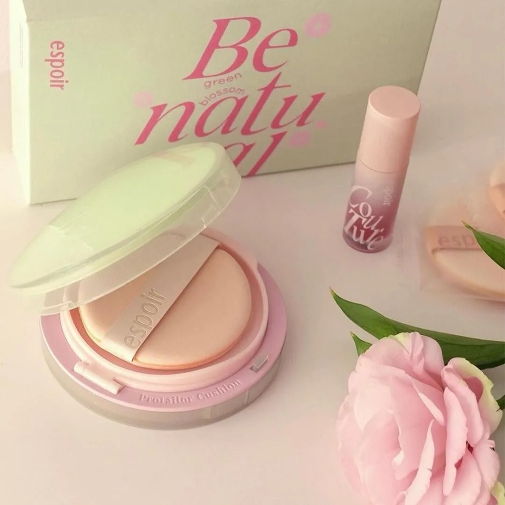 Phấn nước Espoir Be Natural Cushion Green Blossom SPF 50+ PA++++ Tone 21 14g kèm son kem + 2 bông mút