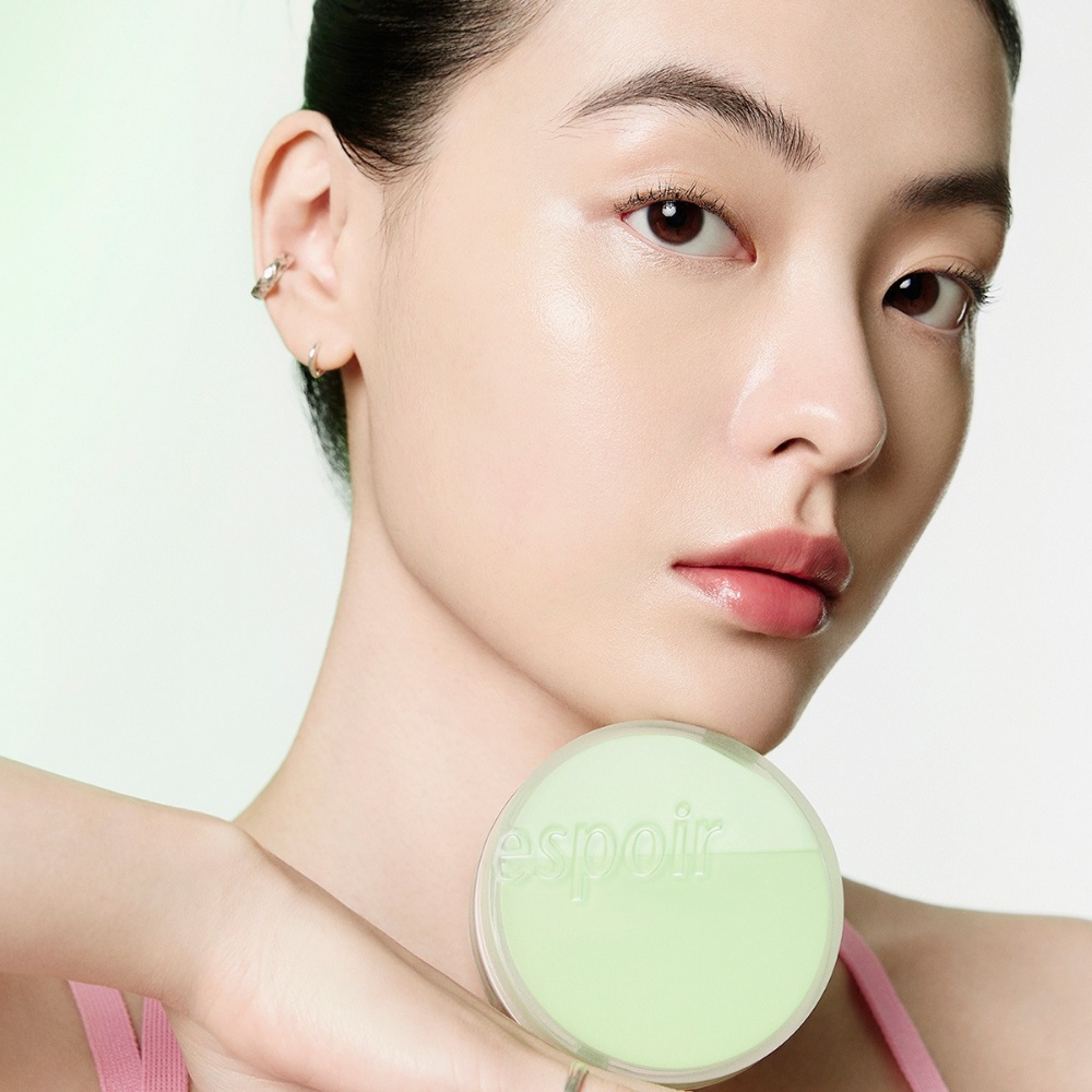 Phấn nước Espoir Be Natural Cushion Green Blossom SPF 50+ PA++++ Tone 21 14g kèm son kem + 2 bông mút