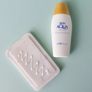 Kem chống nắng Skin Aqua Super Moisture UV Gel 110g thích hợp với da thường và da khô