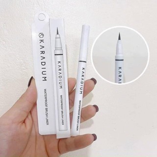Kẻ mắt nước Karadium Waterproof Brush Liner Black 0.55g tạo chiều sâu cho đôi mắt