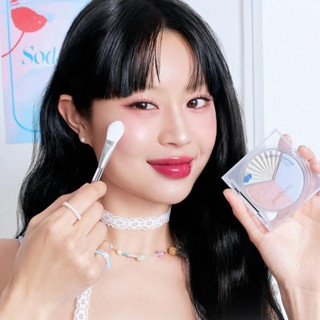 Phấn bắt sáng Peripera V Highlighter 8.3g gồm 3 tone màu ánh nhũ tạo hiệu ứng 3 chiều