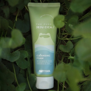 Sữa rửa mặt rau má Prettyskin The Pure Jeju Cica Cleansing Foam 150ml làm sạch bụi bẩn và dầu thừa