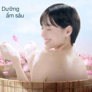 Sữa tắm Dove Sakura Blossoms 200g dưỡng da ẩm mịn, lưu hương ngọt ngào