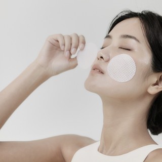 Toner Pad Celimax Ji Woo Gae Heartleaf BHA Peeling Pad 60 miếng 125ml nhẹ nhàng tẩy sạch tế bào chết cung cấp độ ẩm