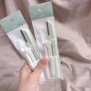 Set 2 cái dao cạo chân mày The Face Shop Folding Eyebrow Trimmer sắc bén nhỏ gọn tiện lợi