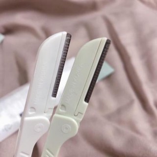 Set 2 cái dao cạo chân mày The Face Shop Folding Eyebrow Trimmer sắc bén nhỏ gọn tiện lợi