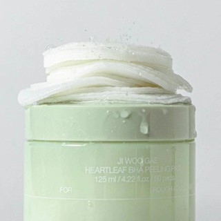 Toner Pad Celimax Ji Woo Gae Heartleaf BHA Peeling Pad 60 miếng 125ml nhẹ nhàng tẩy sạch tế bào chết cung cấp độ ẩm