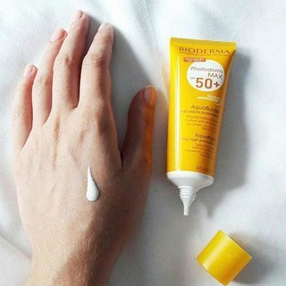 Kem chống nắng Bioderma Photoderm MAX Aquafluide SPF 50+ 40ml kiềm dầu giảm bóng nhờn