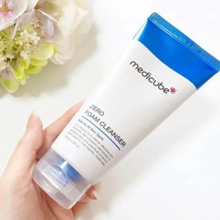 Sữa rửa mặt tạo bọt Medicube Zero Foam Cleanser 120g làm sạch tốt se khít lỗ chân lông