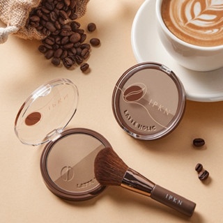 Tạo khối IPKN Latte Holic (kèm cọ) #01 Peacan Brown 9.8g mềm mịn mang lại cảm giác tự nhiên